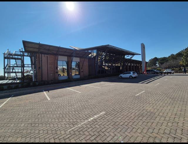 3,888M² OFFICE FOR SALE IN LONGMEADOW
